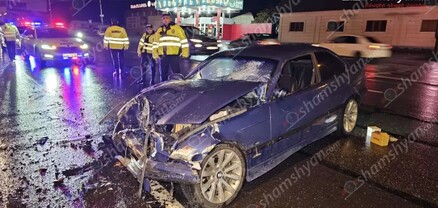 Երևանյան լճի մոտ բախվել են Audi Q7-ն ու BMW-ն. վիրավորին օգնել ու հիվանդանոց է տեղափոխել պարեկը. shamshyan.com