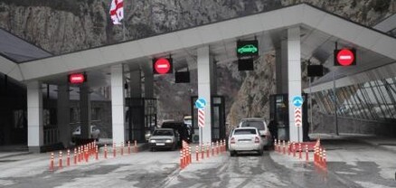 Լարսը բաց է բոլոր տեսակի տրանսպորտային միջոցների համար