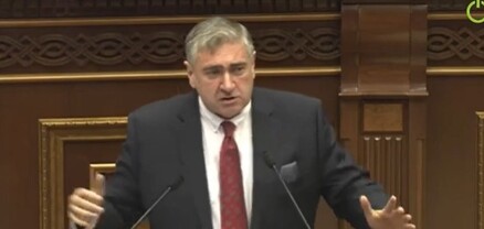Հերթական անգամ պարտք ենք շալակում՝ փաթեթավորված գեղեցիկ բանտիկներով․ Արթուր Խաչատրյան