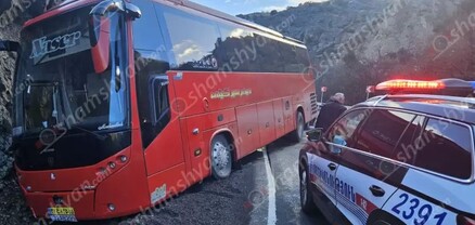 Վայք-Սարավան ավտոճանապարհին 20 ուղևորով ավտոբուսն արգելափակվել է սելավատարում. shamshyan.com