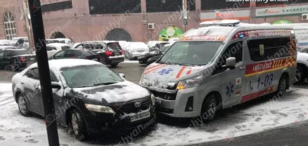 Երևանում բախվել են շտապօգնության ավտոմեքենան ու Toyota Camry-ն. shamshyan.com