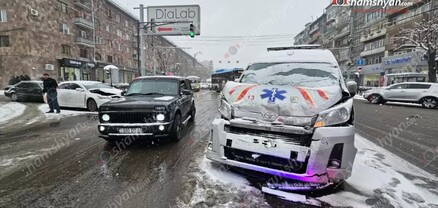Երևանում բախվել են շտապօգնության ավտոմեքենան, Toyota-ն և Mazda-ն. կա 6 վիրավոր. shamshyan.com