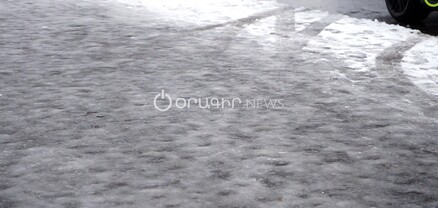 Երևանում սառցակալած մայթերն արևի հույսին են մնացել