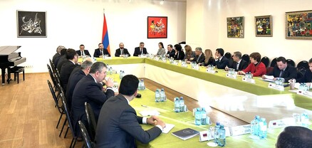 Արարատ Միրզոյանը ՀՀ դեսպանների հետ քննարկել է խաղաղության օրակարգը