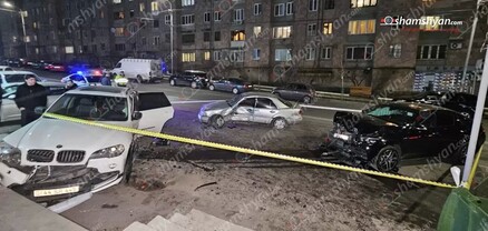 Երևանում բախվել են 2 Mercedes-ները և BMW X5-ը․ կան վիրավորներ․ shamshyan.com