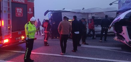 Թուրքիայում բեռնատարը մխրճվել է մառախուղի հետևանքով կողաշրջված ավտոբուսի մեջ․ կան զոհեր ու վիրավորներ