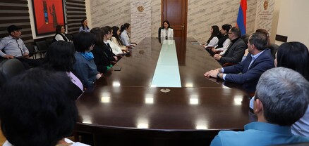 Ժաննա Անդրեասյանն ընդունել է «Եղիցի լույս. Սևակ-100» մրցույթի հաղթողներին