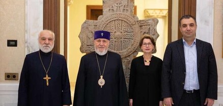 Գարեգին Բ-ն ընդունել է Լատվիայի դեսպանին