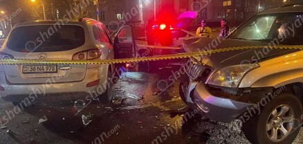 Երևանում բախվել են Toyota Land Cruiser Prado-ն ու Hyundai Santa Fe-ն․ կա վիրավոր․ shamshyan.com