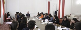 ՀՀ ԱԺ խմբակցությունների ղեկավարները հանդիպել են երիտասարդ մասնագետների հետ
