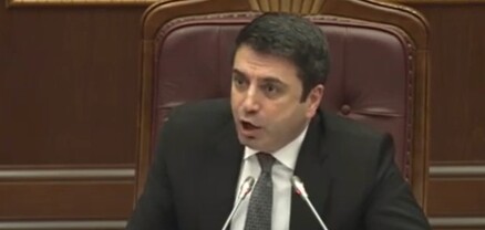 Ո՞վ է քարտուղարուհի ավելացրել․ Ալեն Սիմոնյանը զայրացավ