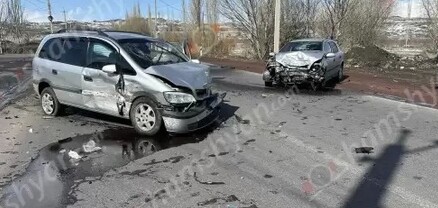 Արագածոտնի մարզում բախվել են 2 Opel Zafira-ներն ու Opel Astra-ն․ կա 4 վիրավոր․ shamshyan.com