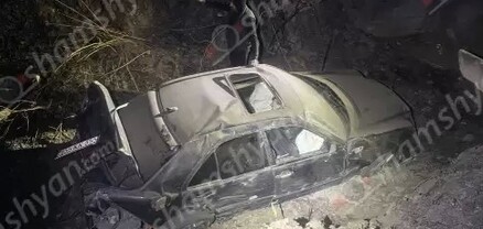 Արարատի մարզում Mercedes-ը բախվել է հողաթմբին և հայտնվել ջրահեռացման «կանալում»․ կա վիրավոր․ shamshyan.com