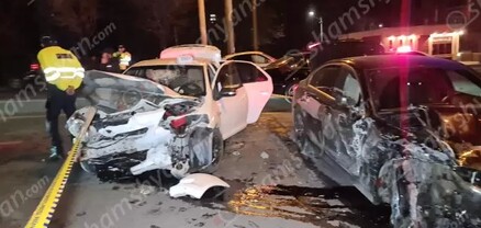 Երևանում բախվել են BMW X6-ը, BMW-ն և Toyota-ն. ավտոմեքենաները վերածվել են մետաղե ջարդոնի, կա վիրավոր. shamshyan.com