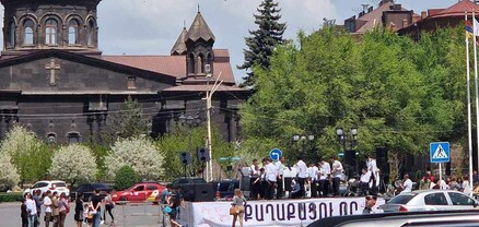Գյումրիում շախով նշել են Փաշինյանի հնարած քաղաքացու տոնը