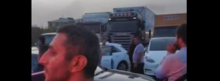 Քաղաքացիները ինքնաբուխ փակել են Հյուսիս-Հարավ մայրուղին Պռոշյանի հատվածում