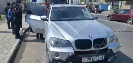 Մասիս քաղաքում հրդեհ է բռնկվել BMW X5-ում. shamshyan.com
