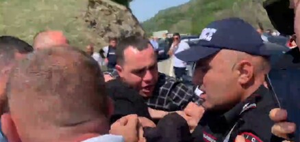 Ոստիկանները, բռնի ուժ կիրառելով, բերման են ենթարկել ազատամարտիկ Գրիգոր Գրիգորյանին