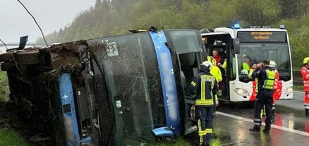 Գերմանիայում դպրոցականներ տեղափոխող ավտոբուս է շրջվել