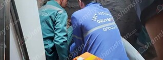 Երևանում կինը տղային իր փոխանցելիս ընկել է հորը. նրան տեղափոխել են հիվանդանոց. shamshyan.com