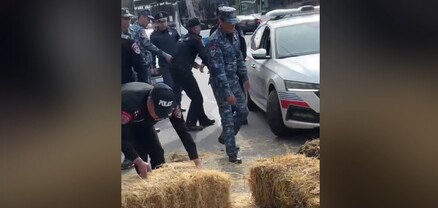 Քաղաքացիները Կոմիտասի պողոտան փակել  են խոտի տուկերով