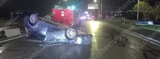 Երևանում՝ Իսակովի պողոտայում, Mazda 6-ը գլխիվայր շրջվել է. shamshyan.com