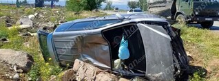 Արարատի մարզում բախվել են «Volkswagen Passat»-ն ու «Mazda»-ն, որը կողաշրջված հայտնվել է դաշտում. shamshyan.com