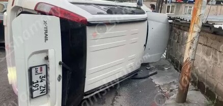 Երևանում Nissan-ը բախվել է կայանված Hyundai-ին, վերջինը բախվել է հարազատ քրոջ Toyota-ին. կա վիրավոր. shamshyan.com