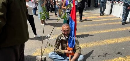 Ծառ ենք տնկել, որ Կառավարության շենքը չերևա. ցուցարար