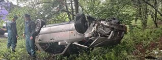 Լոռու մարզում Mercedes-ը գլխիվայր շրջվել ու բախվել է ծառերին. կան վիրավորներ. shamshyan.com