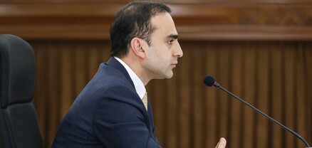 Տիգրան Ավինյանը այս պահին հանդիպում է գործադուլ անող վարորդների հետ