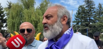Դանիե՛լ Դանիելյան, դու պետք է ներողություն խնդրես քո արածի համար, դեռ համբերում եմ. Բագրատ Սրբազան