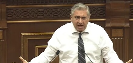 Հանգիստ նստեք տեղներդ, իյա՛․ Արթուր Խաչատրյանի խոսափողն անջատեցին