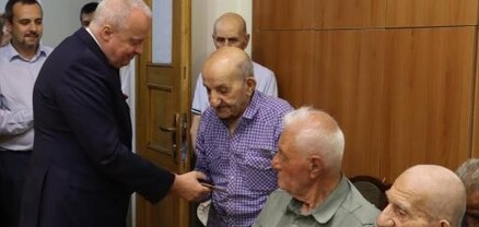 ՌԴ դեսպանը պարգևատրել է Հայրենական մեծ պատերազմում ֆաշիզմի դեմ հաղթանակած հայ վետերաններին