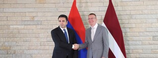 Ալեն Սիմոնյանը շնորհակալություն է հայտնել Լատվիայի նախագահին ՀՀ-ում ընթացող ժողովրդավարական բարեփոխումների գործընթացին ցուցաբերած աջակցության համար
