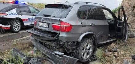 Արագածոտնի մարզում BMW X5-ի վարորդը վարելիս քնել է և բախվել քարերին, հողաթմբերին․ shamshyan.com