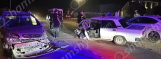 Արարատի մարզում բախվել են Opel-ն ու «ՎԱԶ 2107»-ը. կա 3 վիրավոր. shamshyan.com