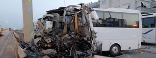 Անթալիայում զբոսաշրջիկներ տեղափոխող ավտոբուսը բախվել է բետոնե սյանը. կան վիրավորներ