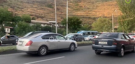 Խայտառակ խցանում` Մյասնիկյան պողոտայում. վարորդները ավտոմեքենաներից իջել են