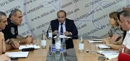 Նարեկ Մկրտչյանի գլխավորությամբ տեղի է ունեցել քննարկում՝ անօթևանների, մուրացիկ ու թափառաշրջիկ անչափահասների վերաբերյալ