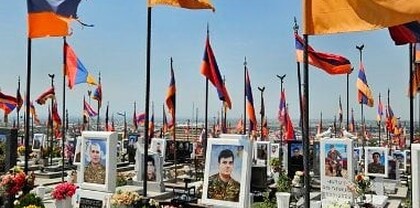 Մեր մտքերը մարտի դաշտում ընկած զինվորների, նրանց ընտանիքների հետ են. Ֆրանսիայի դեսպանի հայերեն գրառումը