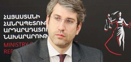 Արդարադատության նախարարն աշխատանքային ժամին ՖԲ գրառում է կատարել