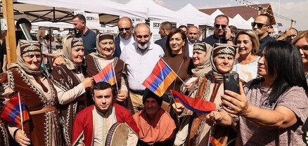 Նիկոլ Փաշինյանը կնոջ հետ մասնակցել է Գյուղական կյանքի և ավանդույթների 11-րդ փառատոնին