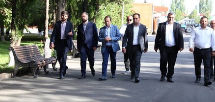 Էկոնոմիկայի նախարարն Արմավիրի մարզում հետևել է խաղողի մթերումների ընթացքին