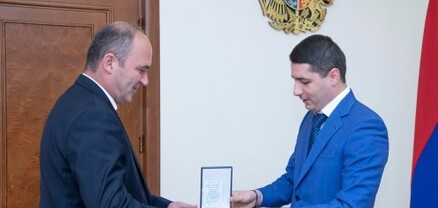 Վիգեն Մեսրոպյանն Արգիշտի Քյարամյանի կողմից պարգևատրվել է «Անձնվիրություն և անվեհերություն» մեդալով