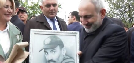 Գետքում Փաշինյանին իր դիմանկարը նվիրեցին