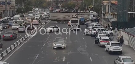 Արշակունյաց պողոտայում «ֆուռը» խափանվել է՝ փակելով ճանապարհը. խցանում է առաջացել