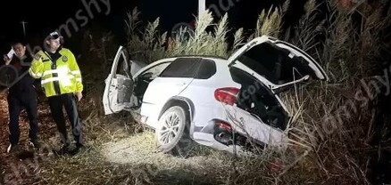 Արմավիրի մարզում բախվել են BMW X5-ն ու Mercedes-ը․ ավտոմեքենաները հայտնվել են երթևեկելի գոտուց դուրս․ կան վիրավորներ․ shamshyan.com