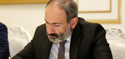 Նիկոլ Փաշինյանը կրկին օգնականի է ազատել աշխատանքից