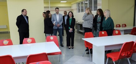 Ժաննա Անդրեասյանը ծանոթացել է նորակառույց դպրոցների՝ ճաշարանային գույքով ապահովման գործընթացին
